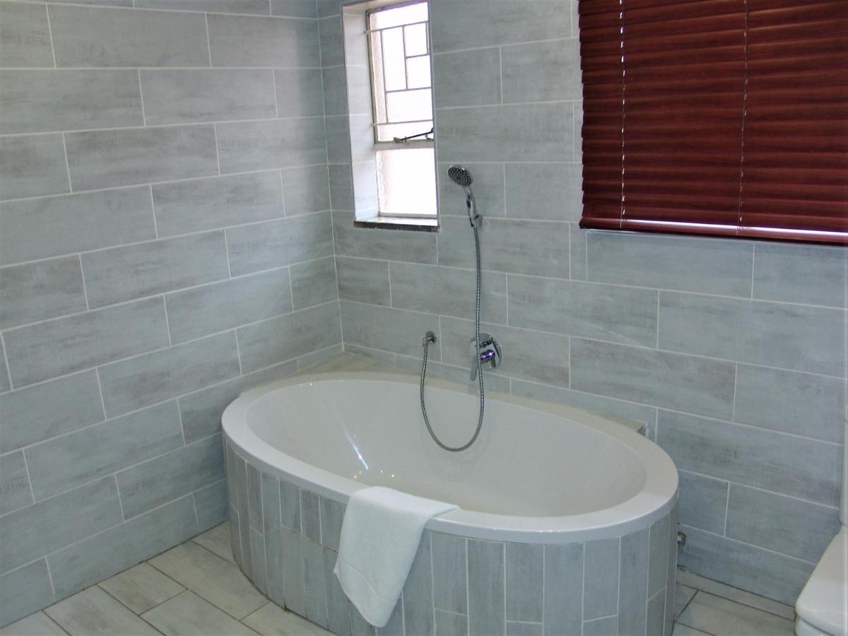 African Moon Corporate House Kempton Park Luaran gambar