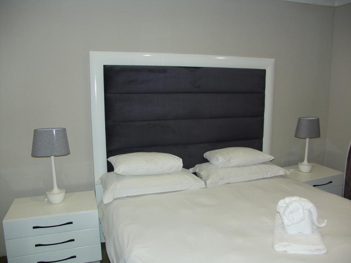 African Moon Corporate House Kempton Park Luaran gambar