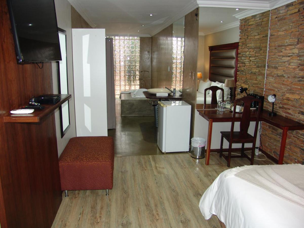 African Moon Corporate House Kempton Park Luaran gambar