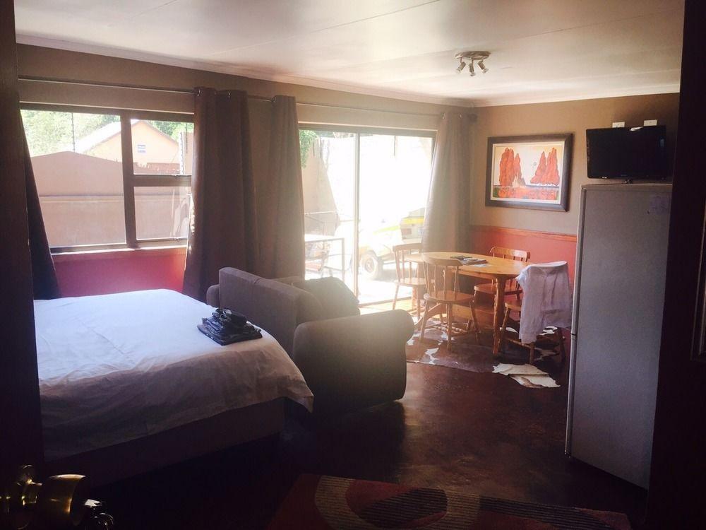 African Moon Corporate House Kempton Park Luaran gambar